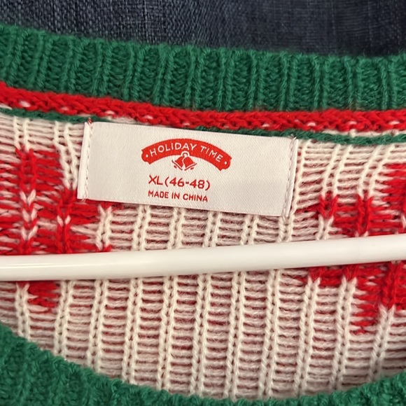 Men’s Santa Sweater size XL - Picture 4 of 7